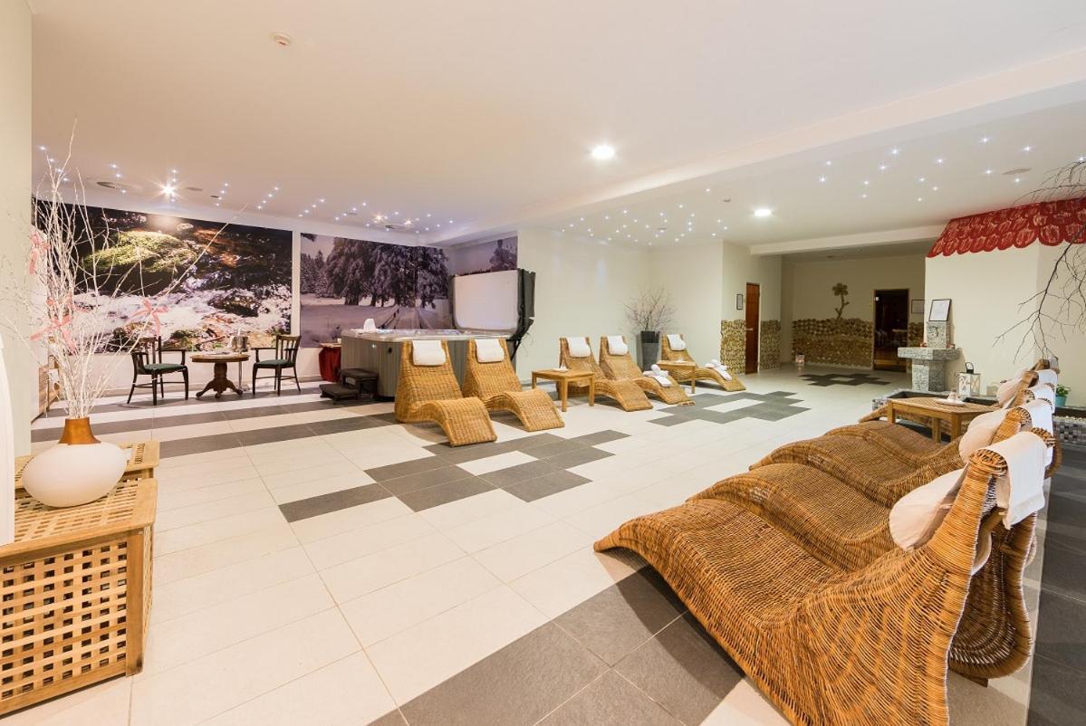 Hotel Jakec Trije Kralji Na Pohorju Zgornja Loznica Exteriör bild