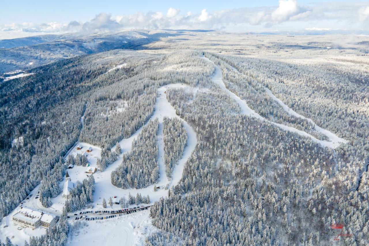 Hotel Jakec Trije Kralji Na Pohorju Zgornja Loznica Exteriör bild