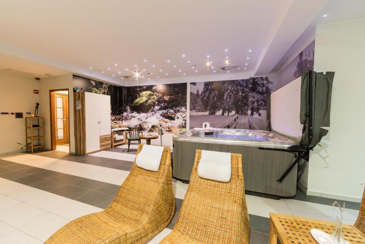 Hotel Jakec Trije Kralji Na Pohorju Zgornja Loznica Exteriör bild